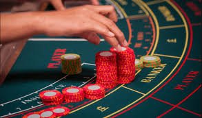 Simbol naga pada halaman slot